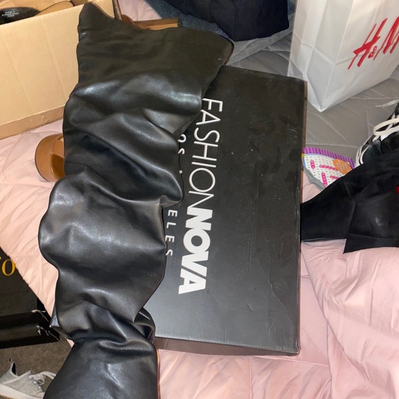 Cute Fashion Nova Scrunched Boots - Picture 2 of 2